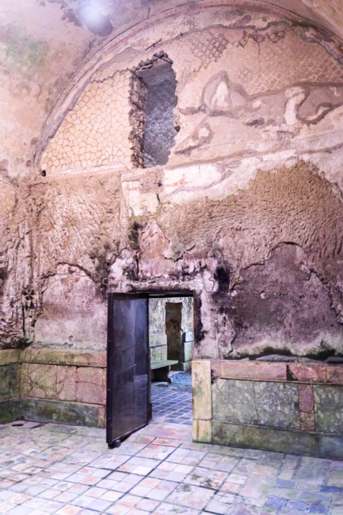 Herculaneum Suburban Baths. October 2023.
Frigidarium, south wall with doorway into tepidarium. Photo courtesy of Johannes Eber.